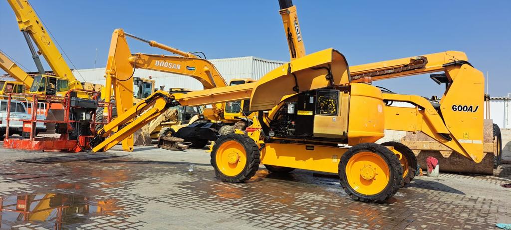 MAN LIFT JLG 600AJ 