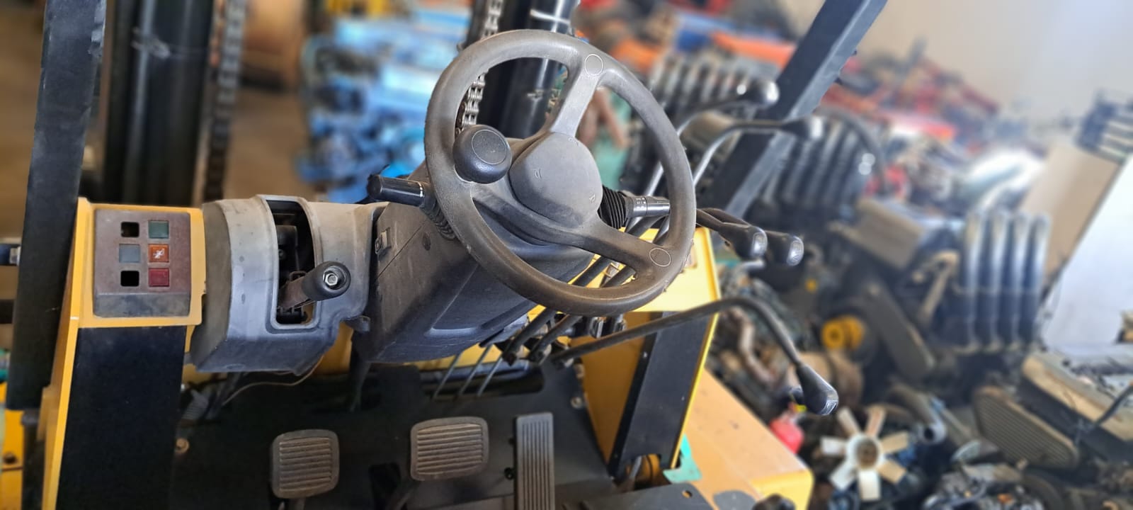 CATERPILLAR FORKLIFT