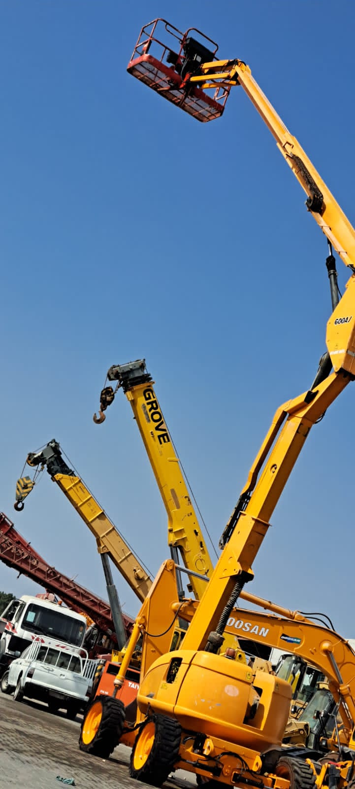 MAN LIFT JLG 600AJ 